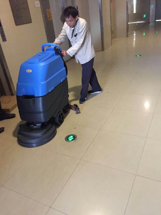 洗地机