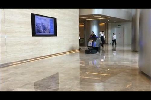 无人洗地机